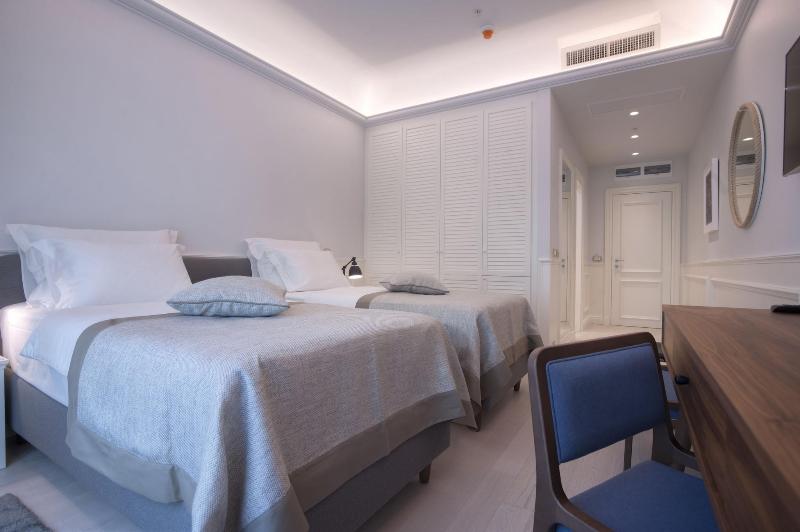 cheap resort hotels  to Spend holiday with family