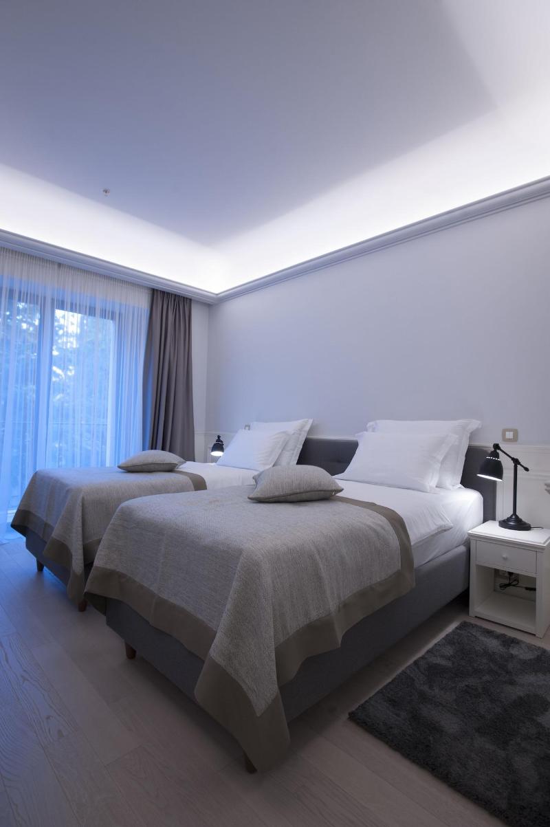 cheap resort hotels  to Spend holiday with family