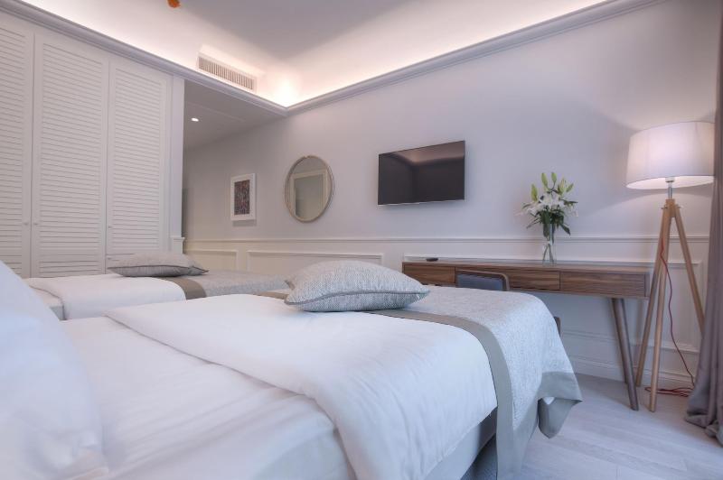 cheap resort hotels  to Spend holiday with family