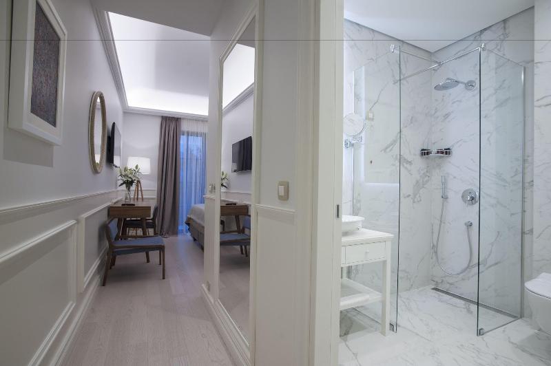 cheap resort hotels  to Spend holiday with family