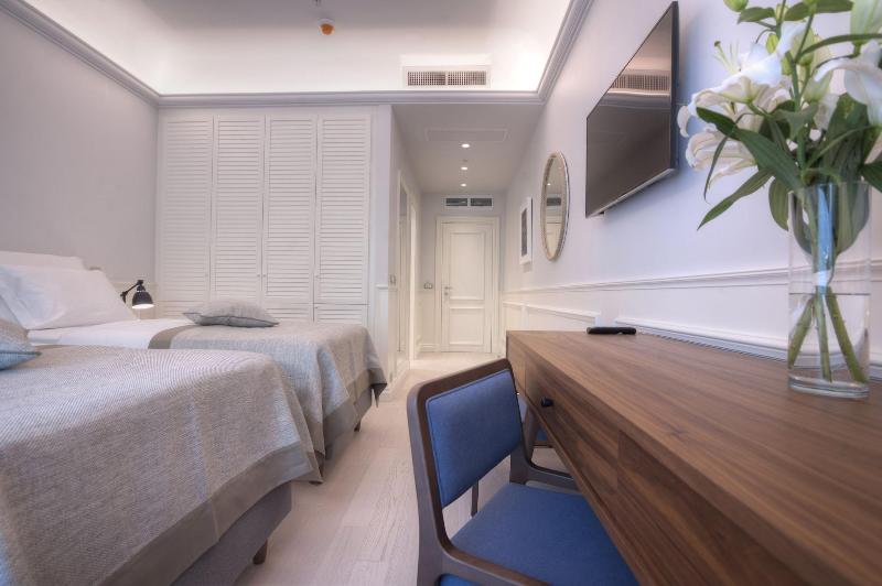 cheap resort hotels  to Spend holiday with family