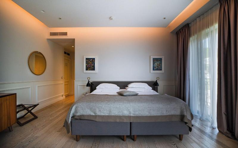 cheap resort hotels  to Spend holiday with family