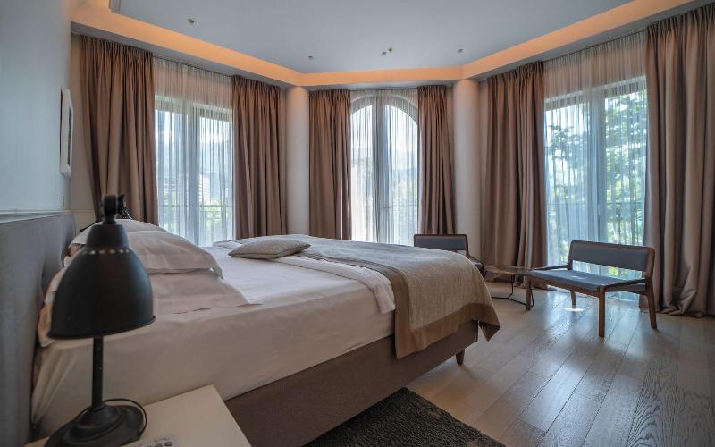 cheap resort hotels  to Spend holiday with family