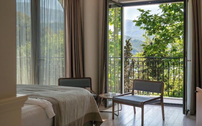 cheap resort hotels  to Spend holiday with family