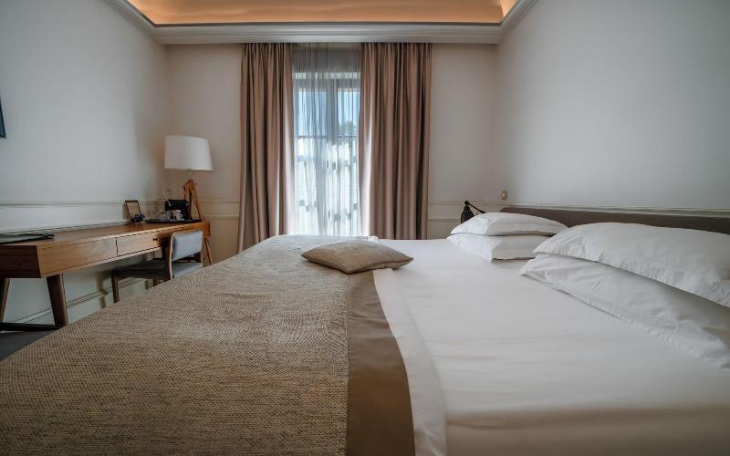 cheap resort hotels  to Spend holiday with family