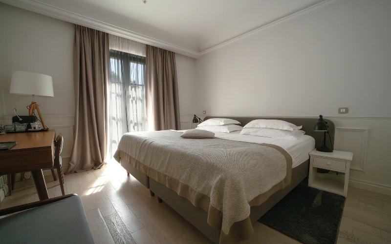 cheap resort hotels  to Spend holiday with family