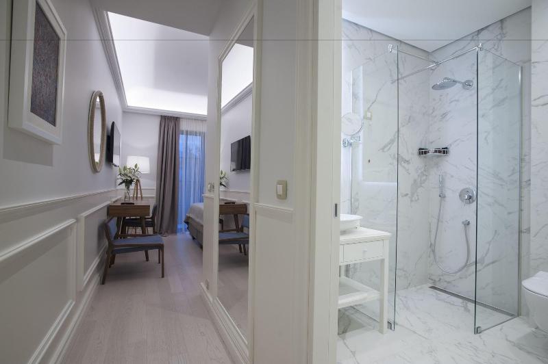 cheap resort hotels  to Spend holiday with family