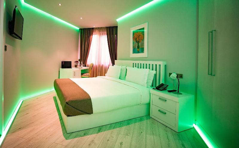 cheap resort hotels  to Spend holiday with family