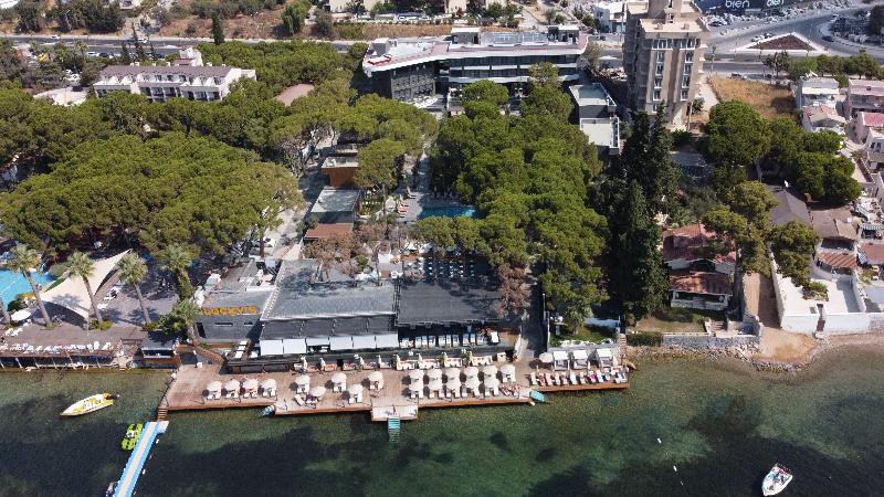 cheap resort hotels  to Spend holiday with family