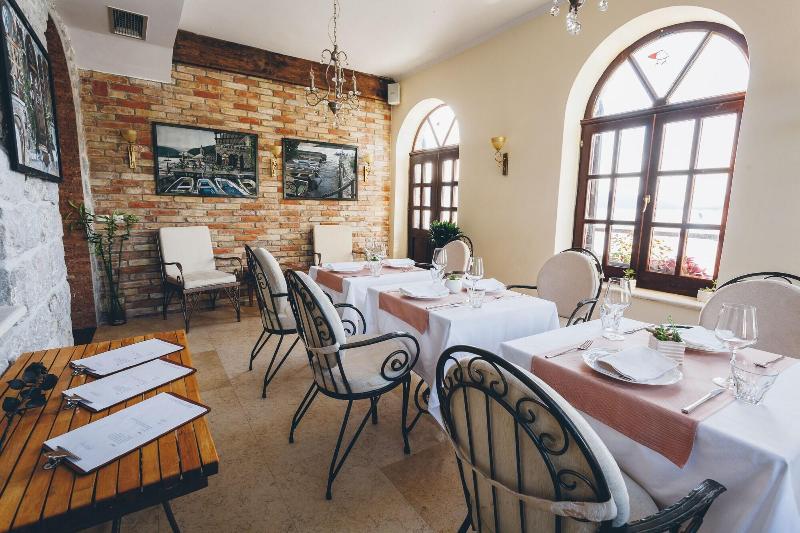 cheap resort hotels  to Spend holiday with family