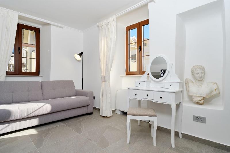 cheap resort hotels  to Spend holiday with family