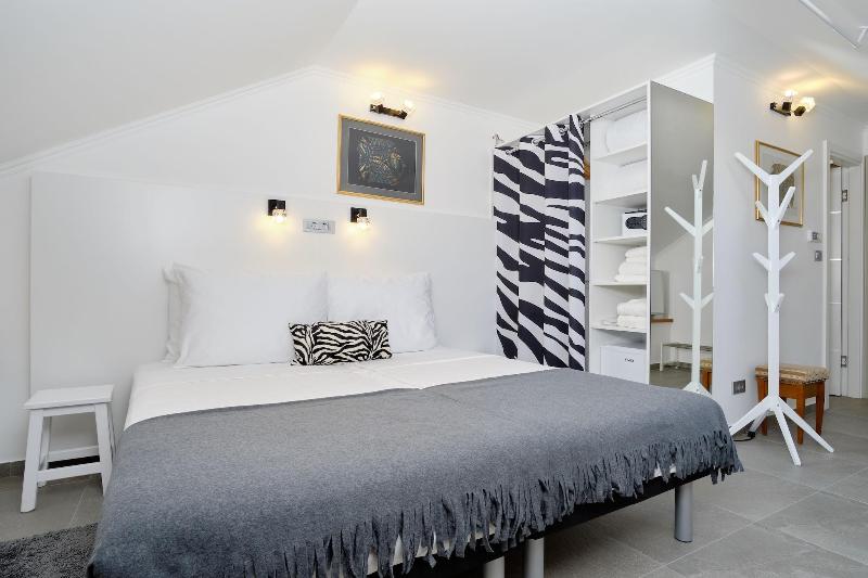 cheap resort hotels  to Spend holiday with family