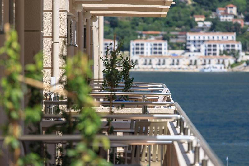 cheap resort hotels  to Spend holiday with family