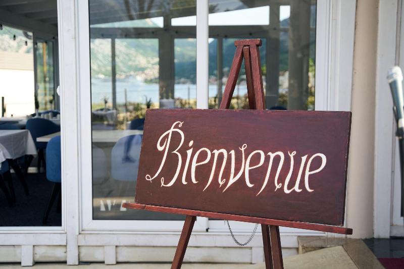 cheap resort hotels  to Spend holiday with family