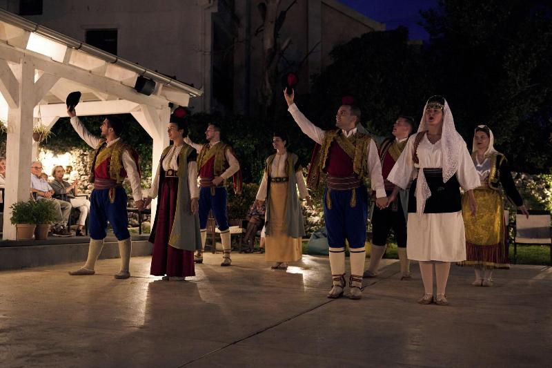 cheap resort hotels  to Spend holiday with family