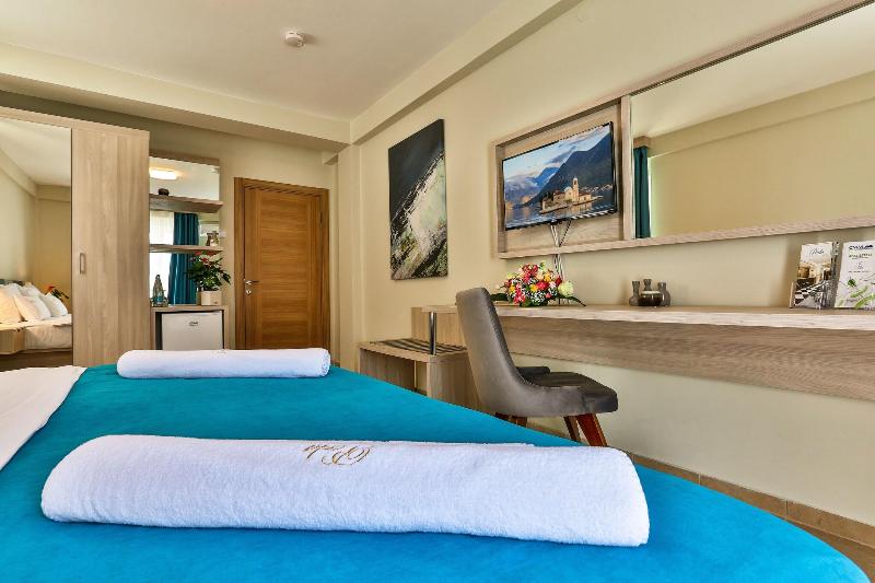 cheap resort hotels  to Spend holiday with family