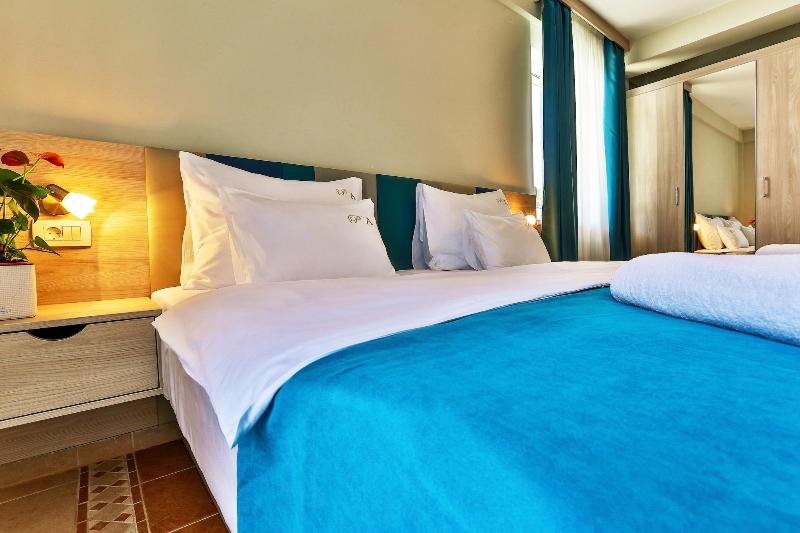 cheap resort hotels  to Spend holiday with family