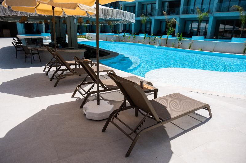 cheap resort hotels  to Spend holiday with family