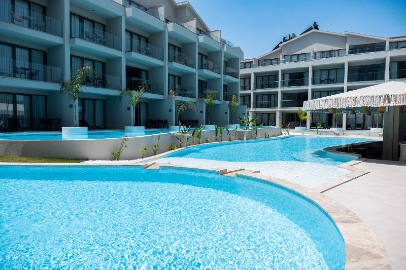 cheap resort hotels  to Spend holiday with family