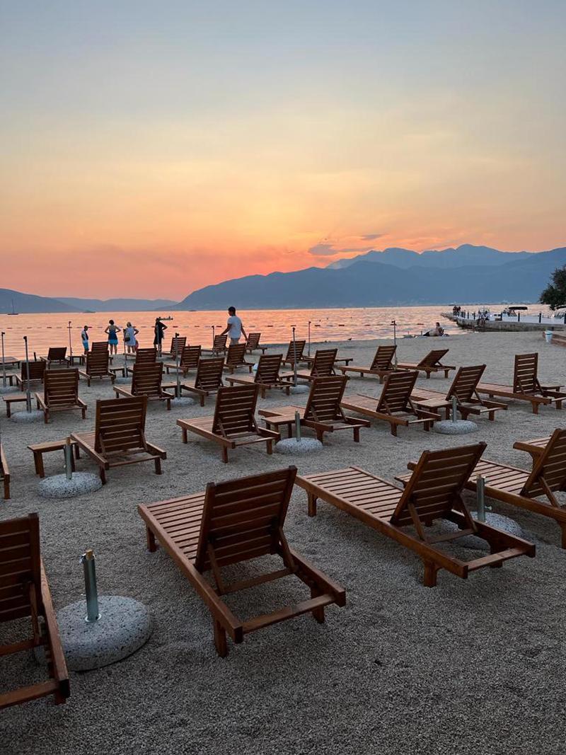 cheap resort hotels  to Spend holiday with family