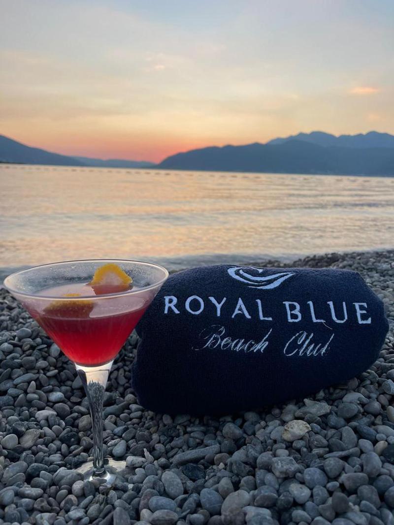 cheap resort hotels  to Spend holiday with family