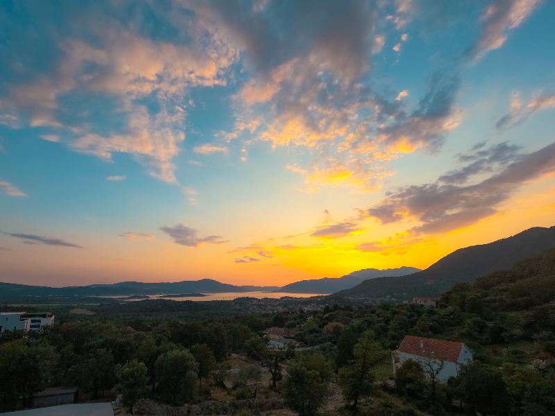 cheap resort hotels  to Spend holiday with family