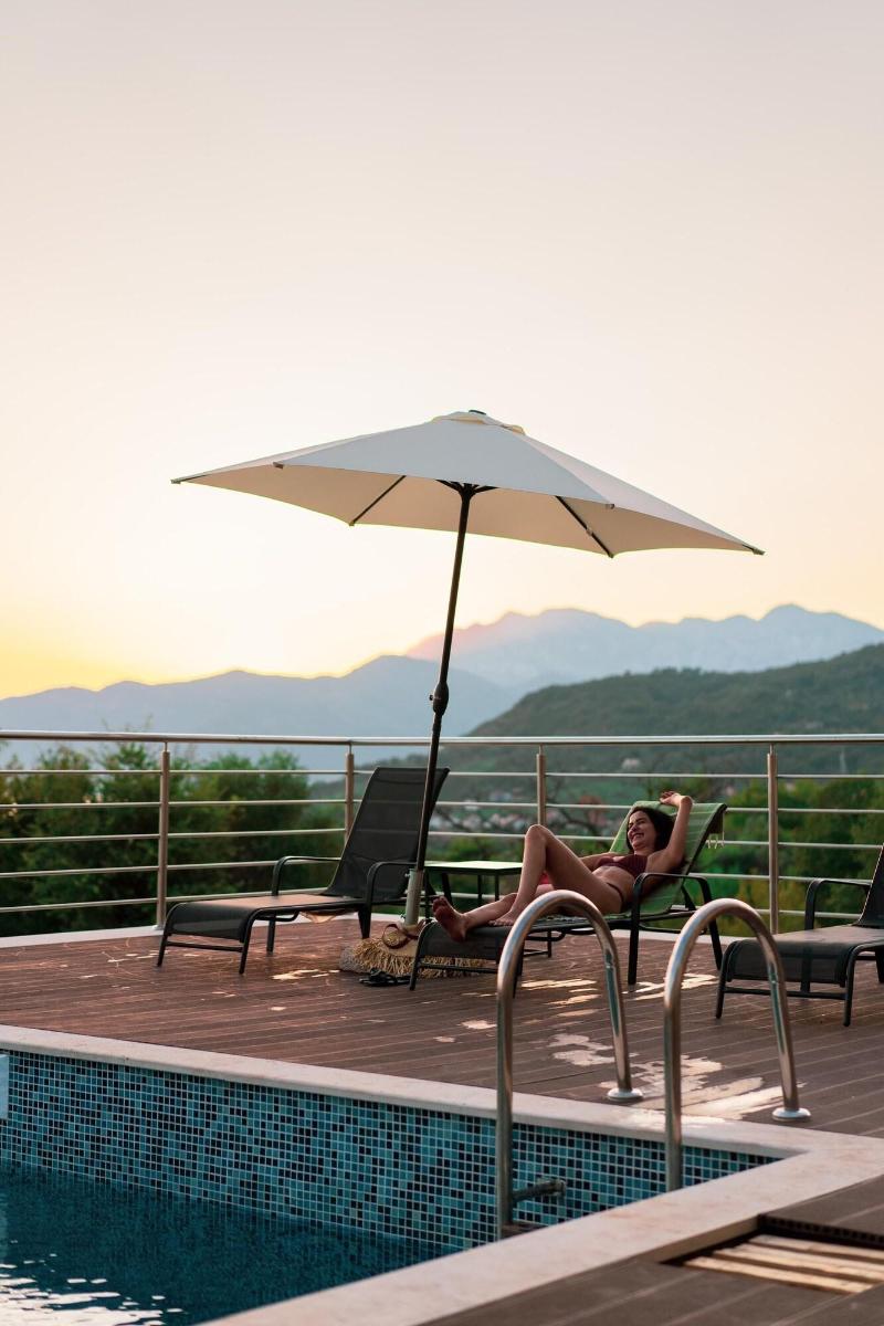 cheap resort hotels  to Spend holiday with family