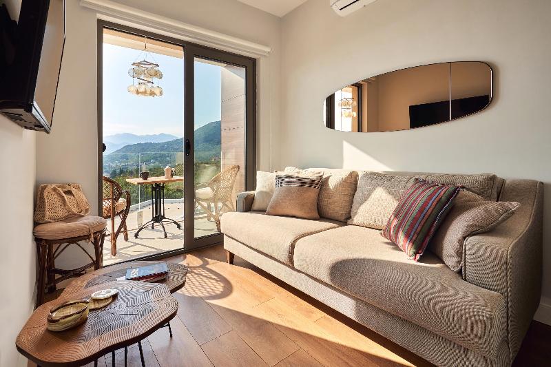 cheap resort hotels  to Spend holiday with family