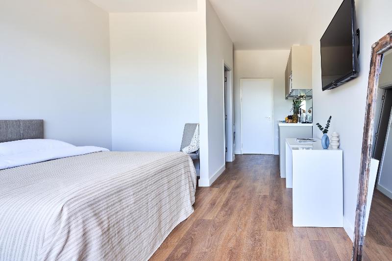 cheap resort hotels  to Spend holiday with family