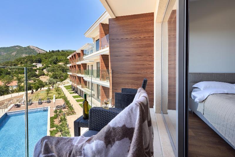 cheap resort hotels  to Spend holiday with family