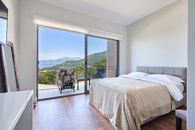 cheap resort hotels  to Spend holiday with family