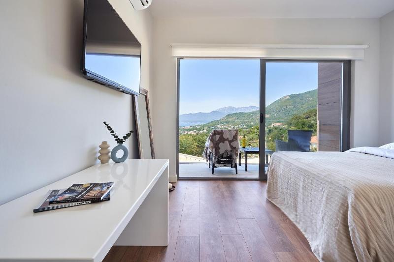 cheap resort hotels  to Spend holiday with family