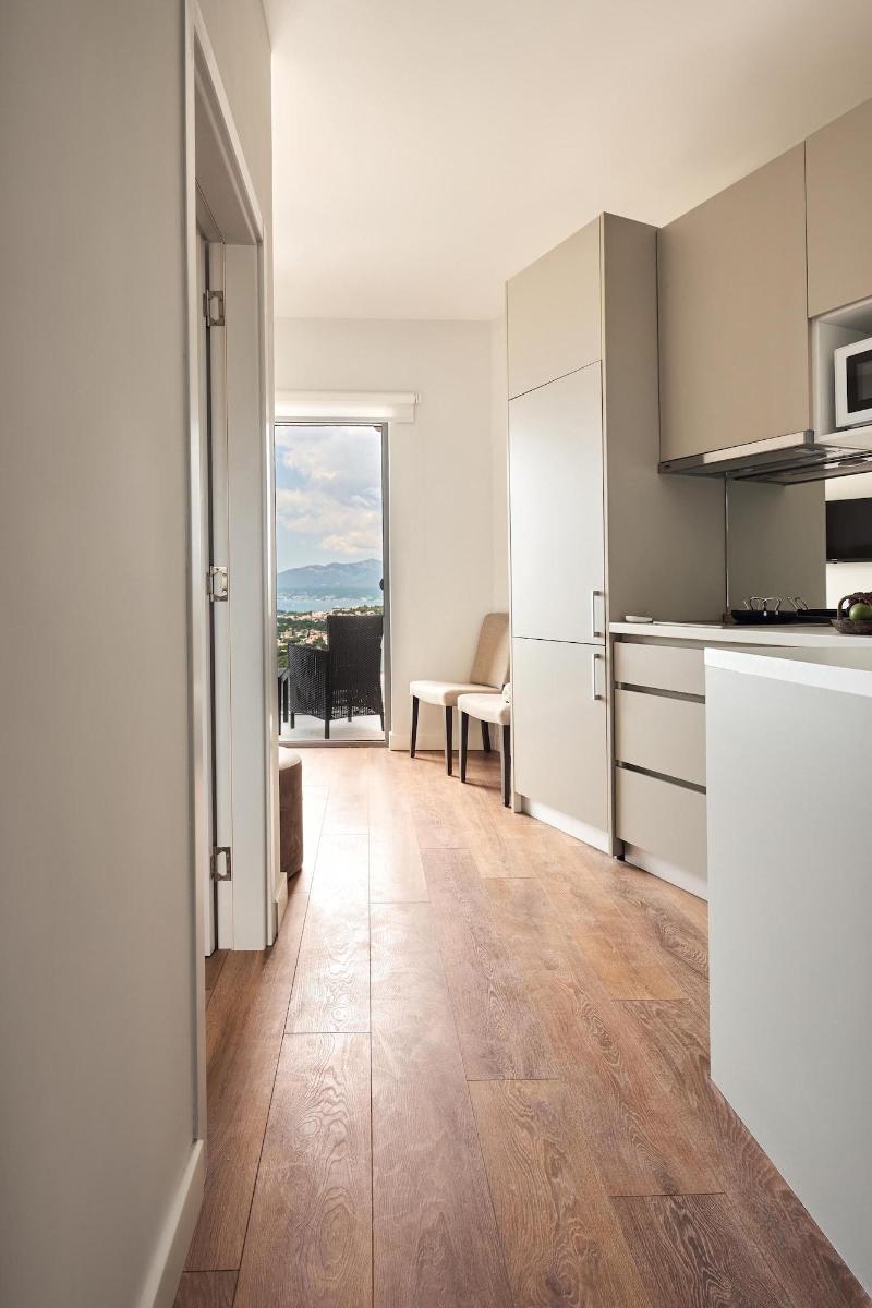 cheap resort hotels  to Spend holiday with family