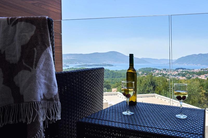 cheap resort hotels  to Spend holiday with family