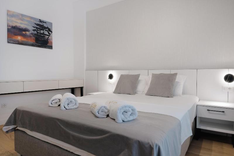 cheap resort hotels  to Spend holiday with family