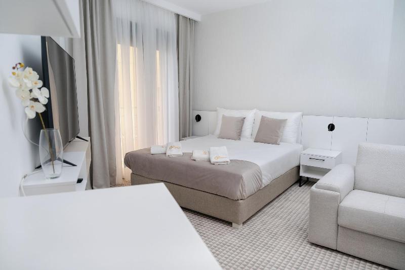 cheap resort hotels  to Spend holiday with family