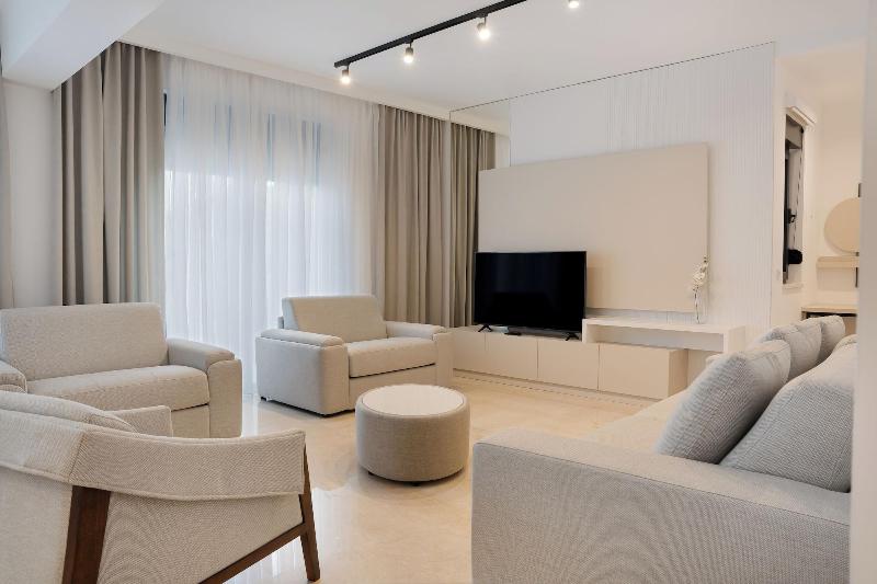 cheap resort hotels  to Spend holiday with family