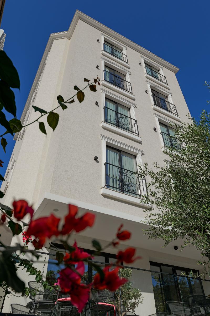 cheap resort hotels  to Spend holiday with family