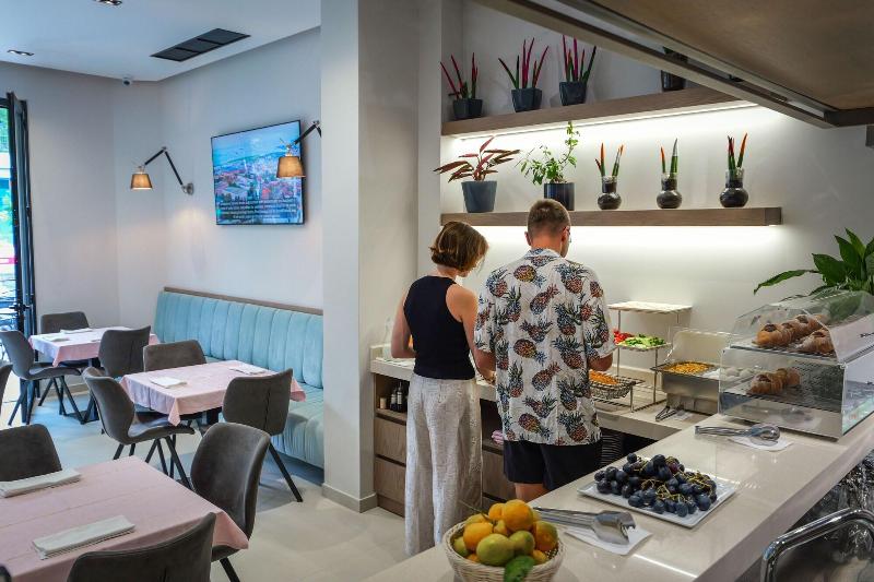 cheap resort hotels  to Spend holiday with family