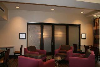 Lobby
 di Hampton Inn & Suites Detroit Airport Romulus
