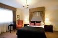 Room
Room
di Mercure Shakespeare