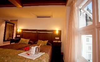 Room
Room
di San Francisco Monumento