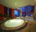 Pool
 di Bandara Suite Silom