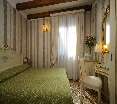 Room
Room
di Locanda Barbarigo Venezia