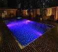 Pool
 di J. A. Villa Pattaya