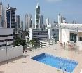 Pool
Pool
di Clarion Victoria Hotel and Suites Panama