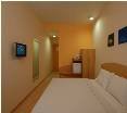 Room
Room
di Ginger Faridabad