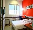 Room
Room
di Ginger Manesar