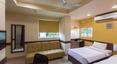 Room
Room
di Ginger Manesar