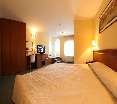 Room
Room
di Savoy Hotel